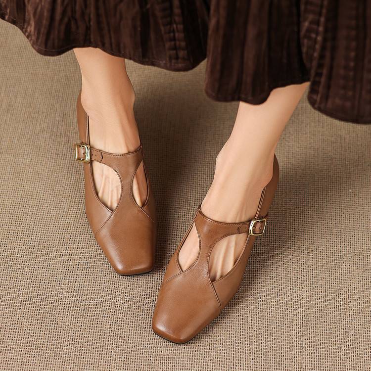 ÉLARA™ – Square-Toe Leather Heels