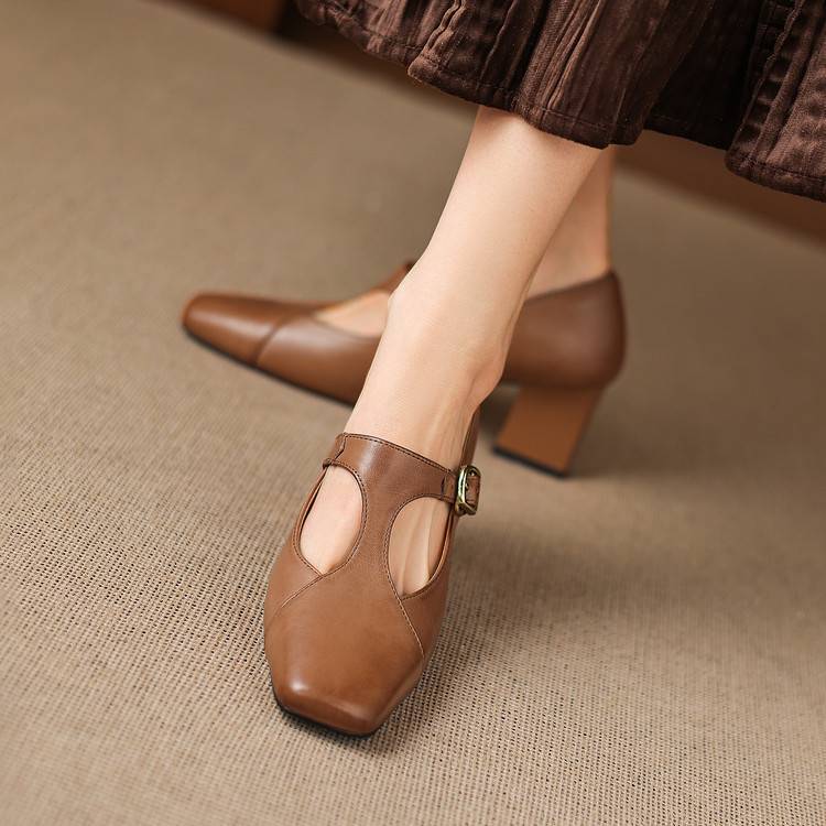 ÉLARA™ – Square-Toe Leather Heels